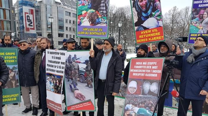 Norwegian-Pakistanis hold demonstration in Oslo in solidarity with Kashmiris