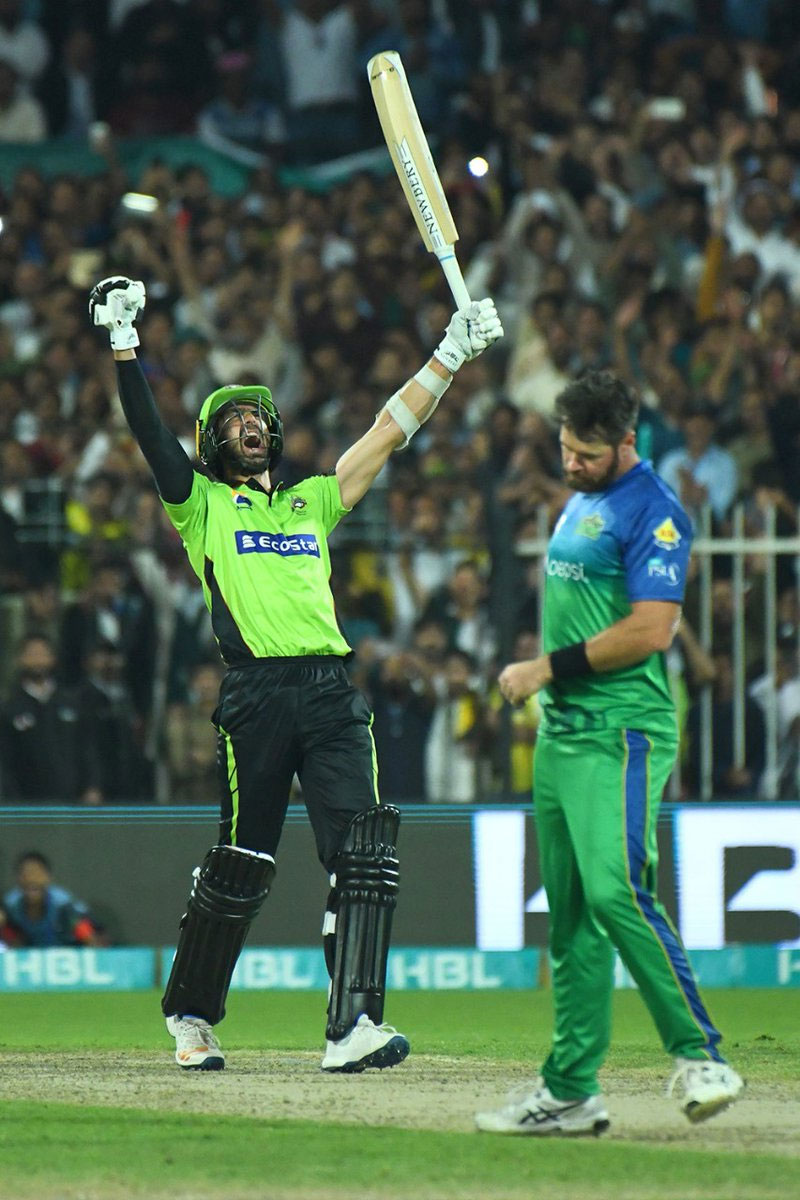 De Villiers, Wiese lead Qalandars to steal last ball win from jaws of Sultans  