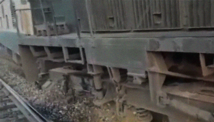 Karakoram Express engine, bogies derail near Khanpur, no casualties