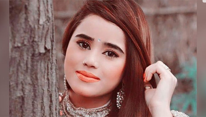 Pashto actress Lubna Gulalai murdered by admirer: police