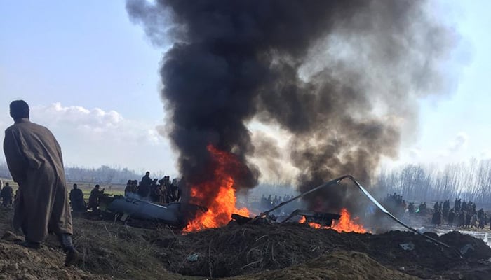 Indian fighter jet crashes in occupied Kashmir: reports 