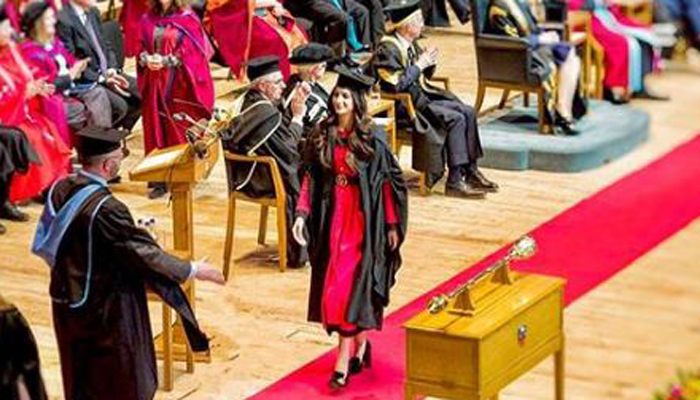 Mawra Hocane is officially a graduate