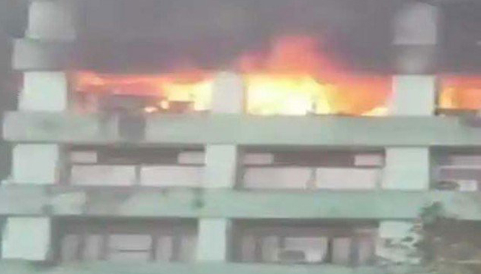 Building housing Indian Air Force office catches fire in New Delhi