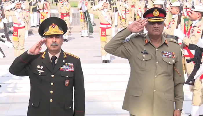 Azerbaijan’s defence minister calls on COAS