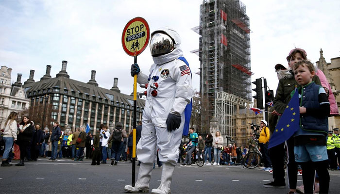 Thousands set to protest against Brexit as political crisis deepens Thousands set to protest against Brexit as political crisis deepens