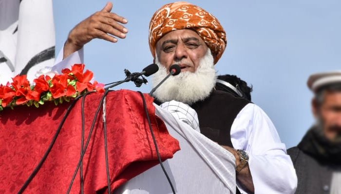 Govt has pushed the country towards bankruptcy: Fazl