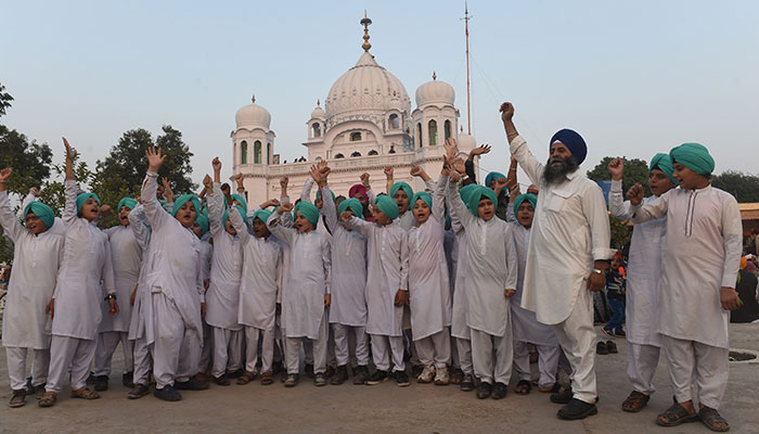 Pakistan issues 2,200 visas to Sikh pilgrims on eve of Baisakhi celebrations