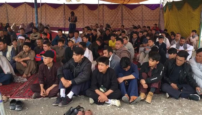 Quetta blast: Hazara community stages sit-in for second day