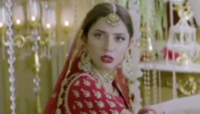 Mahira Khan stuns in sneak-peek from 'Parey Hut Love'
