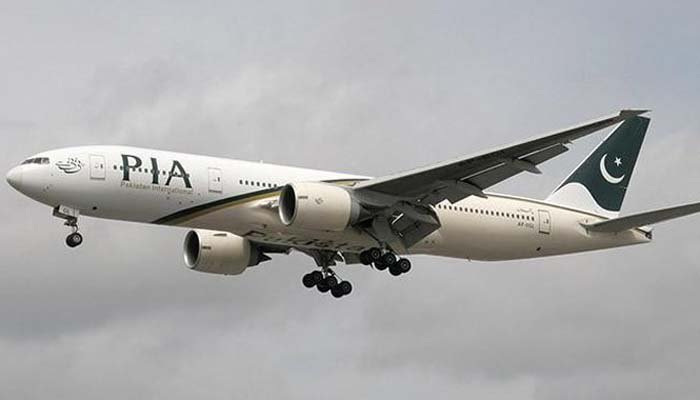 PIA aircraft's windscreen cracks mid-air en route Islamabad