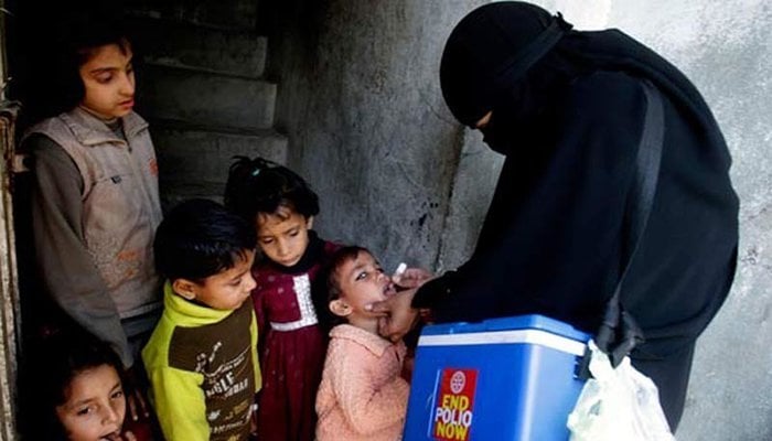 Polio worker killed in Chaman, teams attacked in Sindh and Balochistan