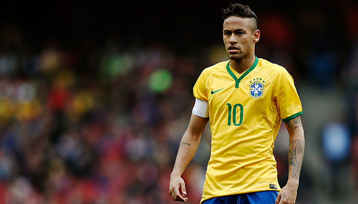 Neymar hits a fan after PSG lose in the French Cup final
