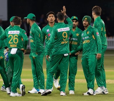 Babar Azam hits century as Pakistan beat Leicestershire in third tour match