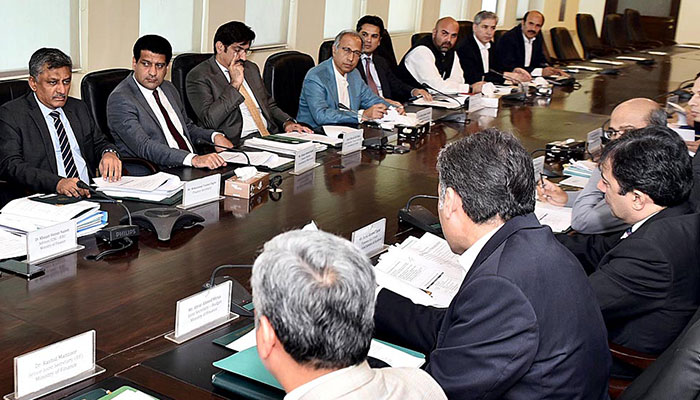Finance adviser, provincial ministers hold talks with IMF mission