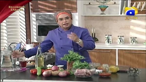 Recipe: Basic Curry Base (for Vegetable, Chicken, Mutton, Beef or Daal) and Murgh Aloo Ka Salan - Rahat Cooking Show