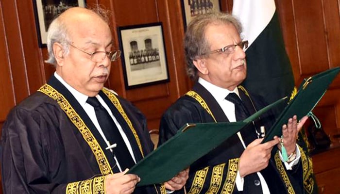 Justice Gulzar Ahmed takes oath as acting CJP