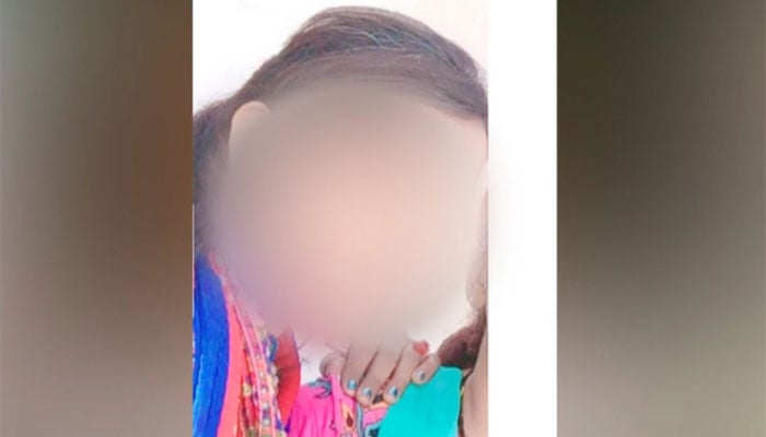 Girl in Badin consumes poison due to social media blackmailing