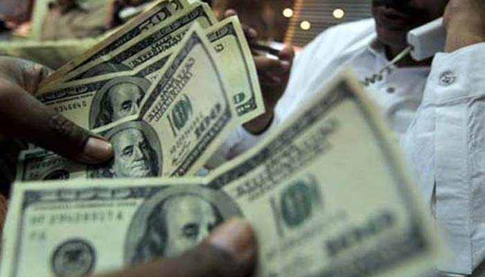 US dollar slips to 152.50 against Pakistani rupee in open market