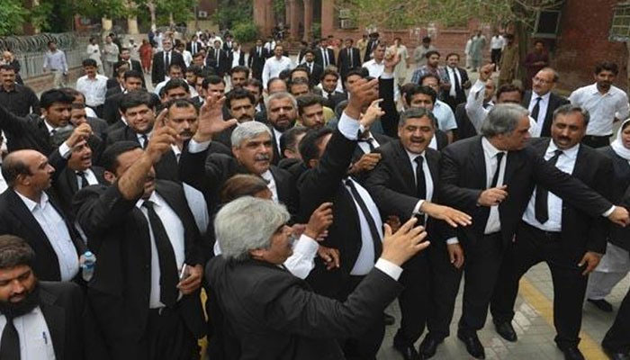 Lawyers announce strike on June 14 over references against judges