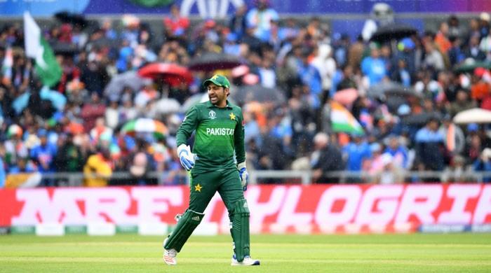 Poor fielding continues to hamper Pakistan Poor fielding continues to hamper Pakistan