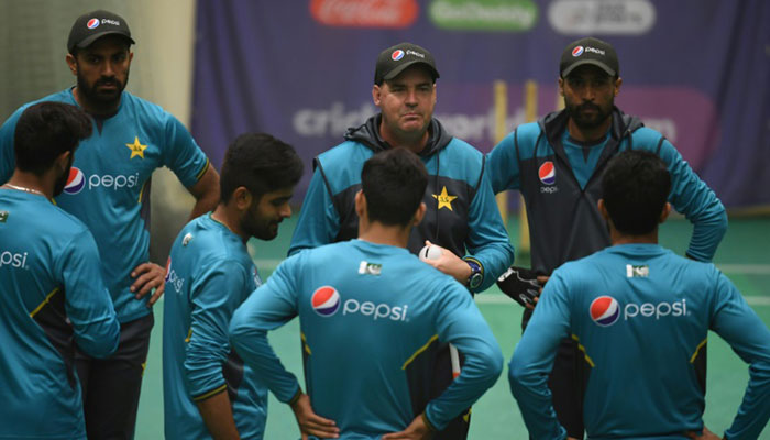 Mickey Arthur wants Pakistan to summon 'cornered tigers' spirit