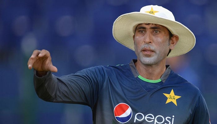 Former cricketers involved in grouping are now criticising Pakistani team, says Younis