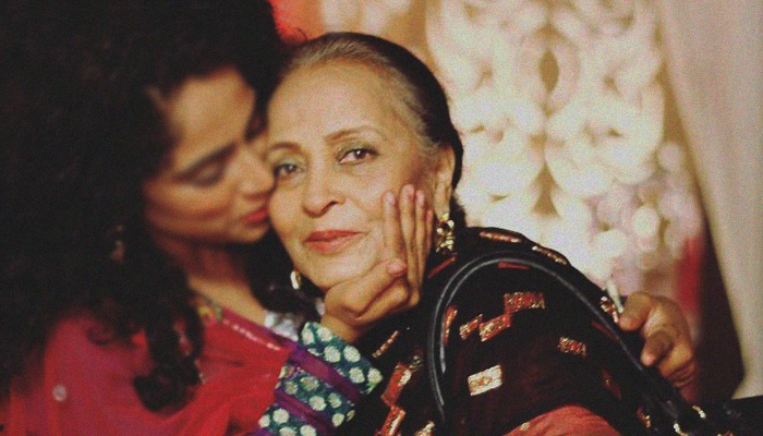 Iconic actor Zaheen Tahira put on ventilator