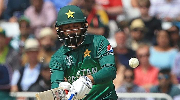 Should Pakistan continue with Hafeez for key match against New Zealand?