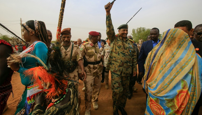 Sudan protesters chant 'civilian rule' as troops deploy