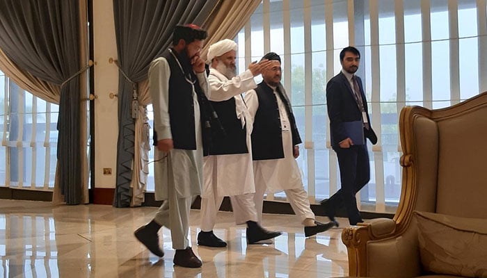 Taliban, rival Afghans 'promise to reduce violence'