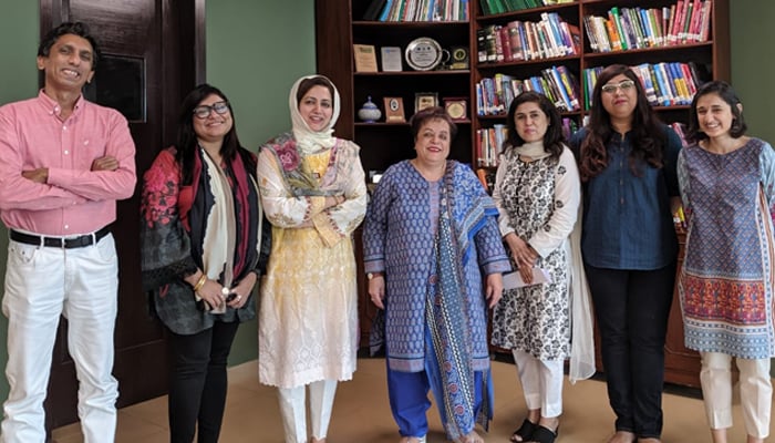 Women journalists' group meets Mazari to discuss 'action against online trolls'