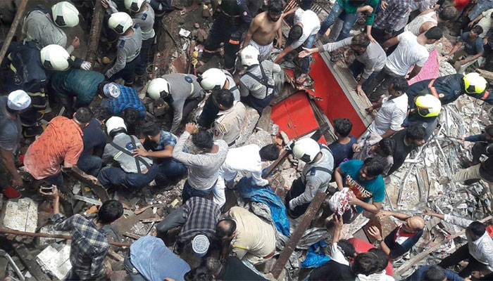 'More than 30' feared trapped in Mumbai building collapse