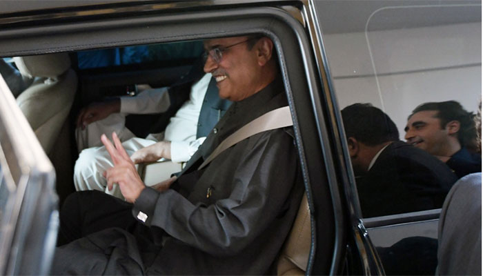 Fake accounts case: Court extends remand of Zardari, Faryal for 10 days