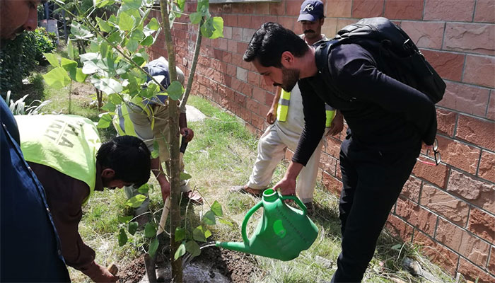 Climate Change: The young Pakistani activist striving to save the environment