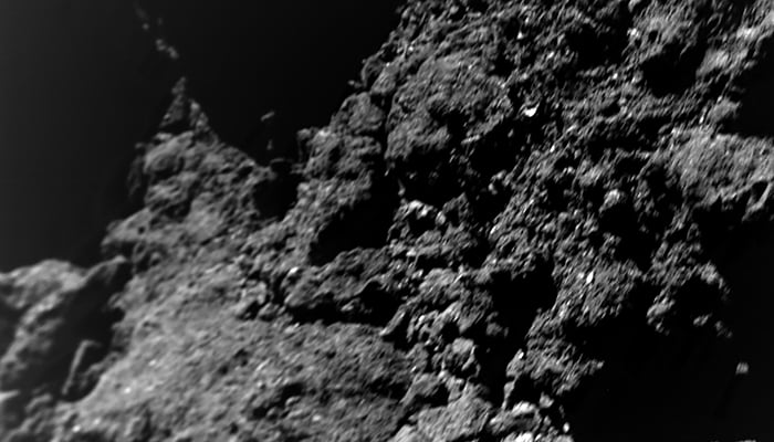 New images from asteroid probe yield clues on planet formation