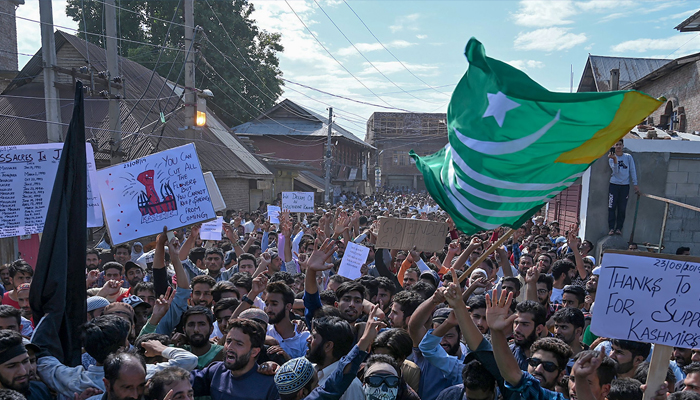 Despite curfew, Kashmiris brave violent clashes to march in protest