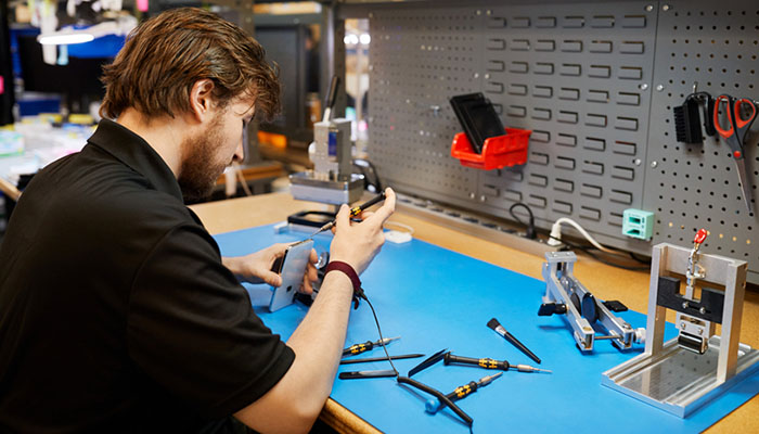Apple has launched a successful pilot with 20 independent repair businesses in North America Asia and Europe