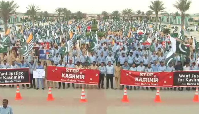 Pakistanis observe ‘Kashmir Hour’ to express solidarity with Kashmiris