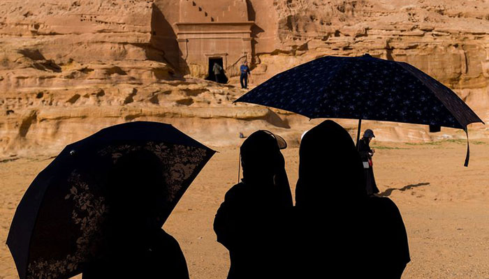 Saudi Arabia drops abaya restriction for foreign women