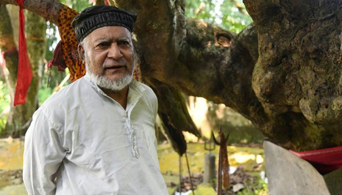 The Muslim looking after a Hindu shrine in India