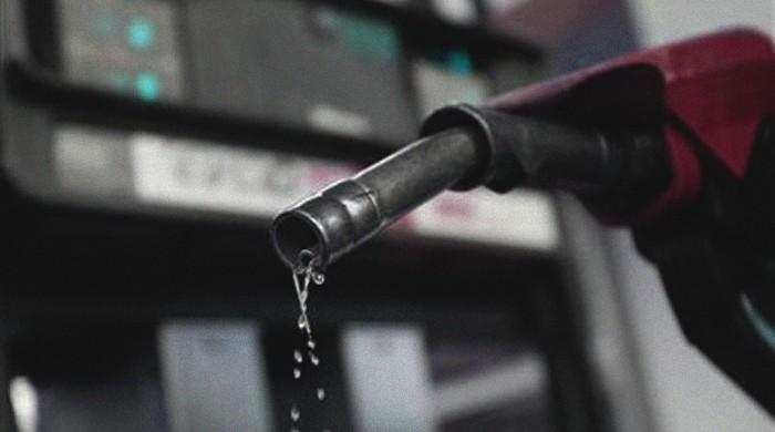 OGRA recommends reduction in fuel prices, Rs2.55-a-litre cut in petrol