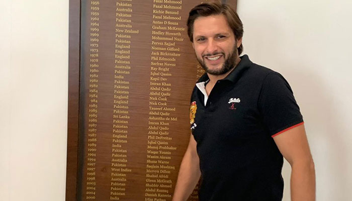 Afridi, Akram tell old NSK tales on visit to new honour boards
