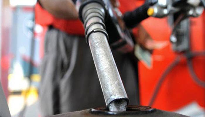 Federal government pulling in Rs40, Rs38 per litre on diesel, petrol