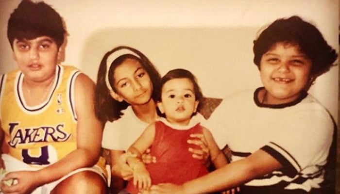 Arjun Kapoor unveils heartwarming childhood picture with Janhvi Kapoor and sisters 