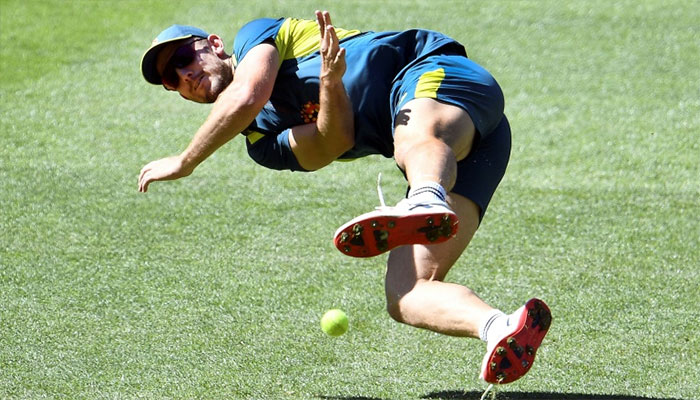 Australian cricketer Mitch Marsh injures bowling hand