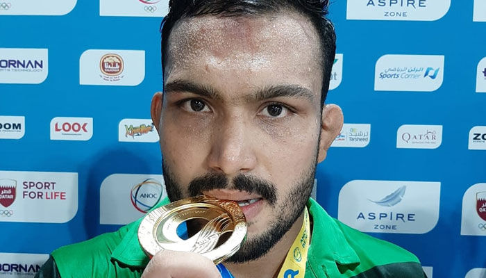 Inam makes Pakistan proud again, wins gold at World Beach Games