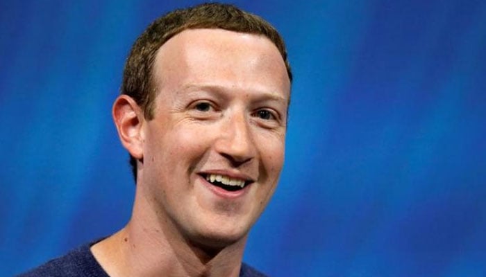 Mark Zuckerberg hosts conservative guests amid bias debate
