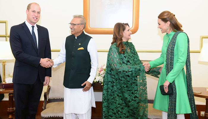 Royal visit: Prince William, Kate Middleton meet President Alvi, PM Imran   
