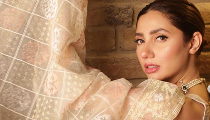 Mahira Khan hits 5 million Instagram followers, becomes first Pakistani to do so
