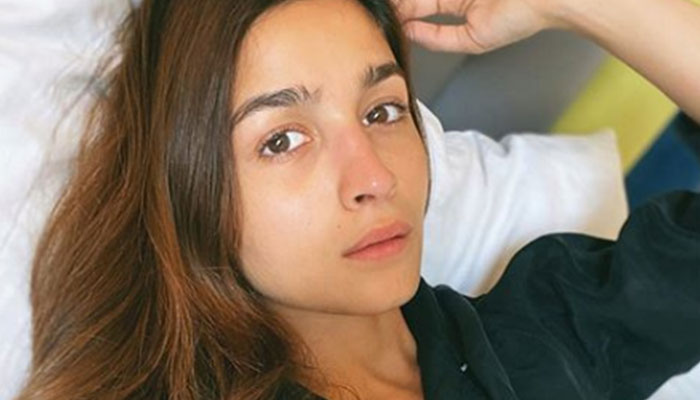 Alia Bhatt is a sight for sore eyes with her no-makeup look 